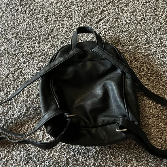 Backpack - Picture 2 of 2